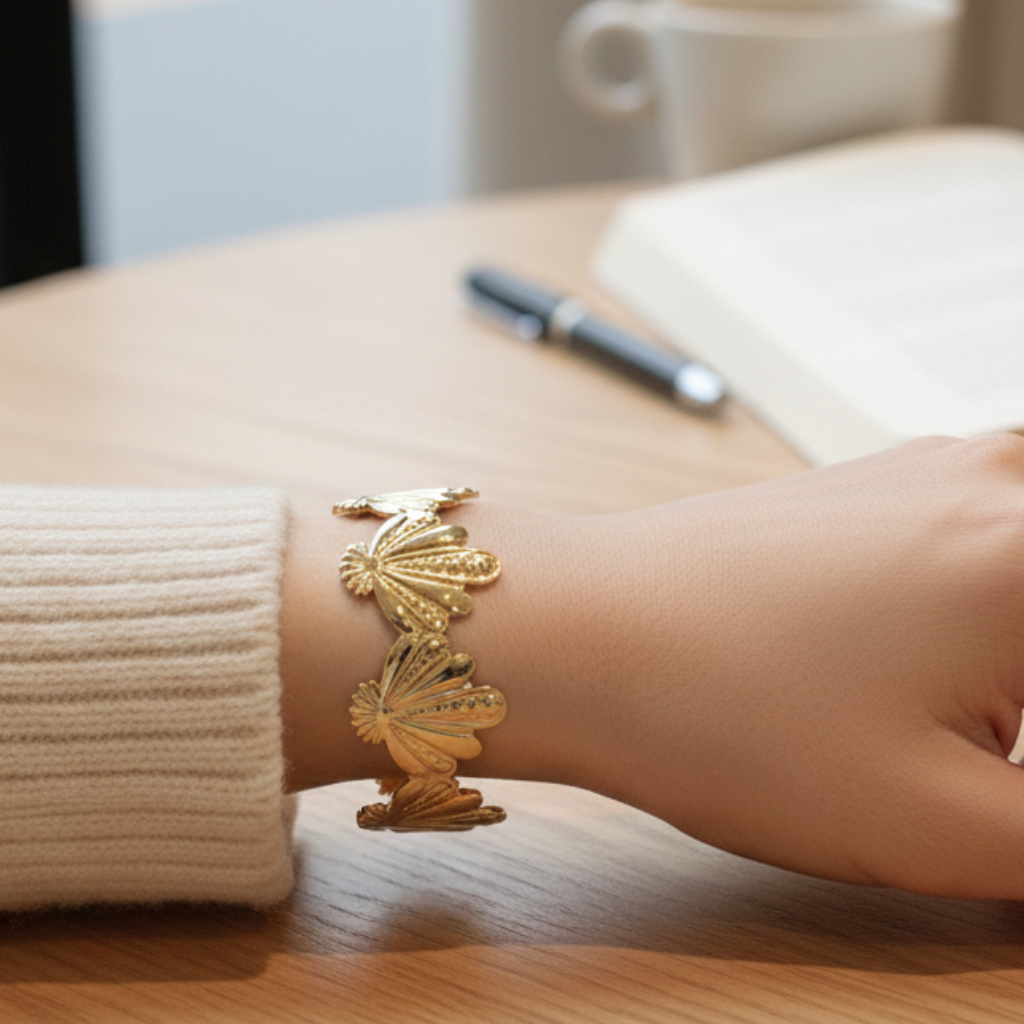 Golden shell Statement Bracelet
