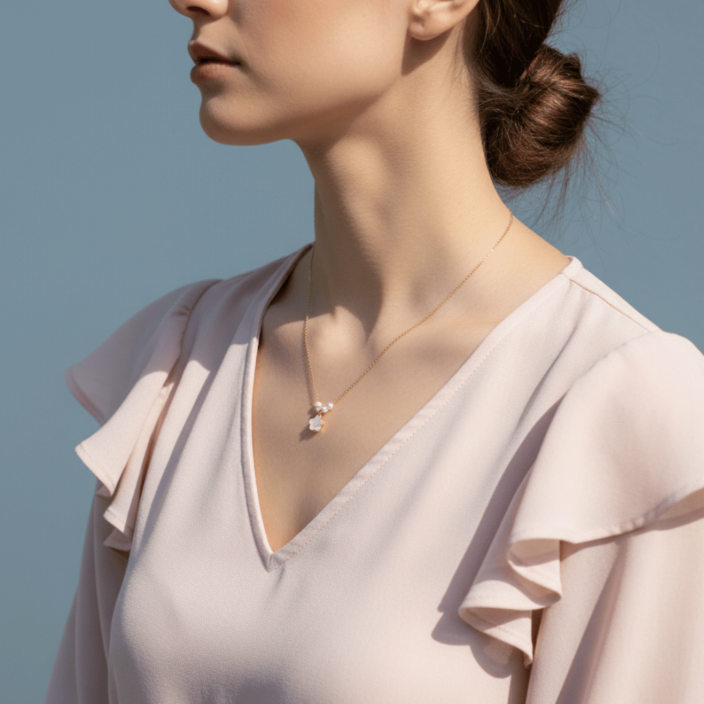 Pearl & Flower Pendant Necklace