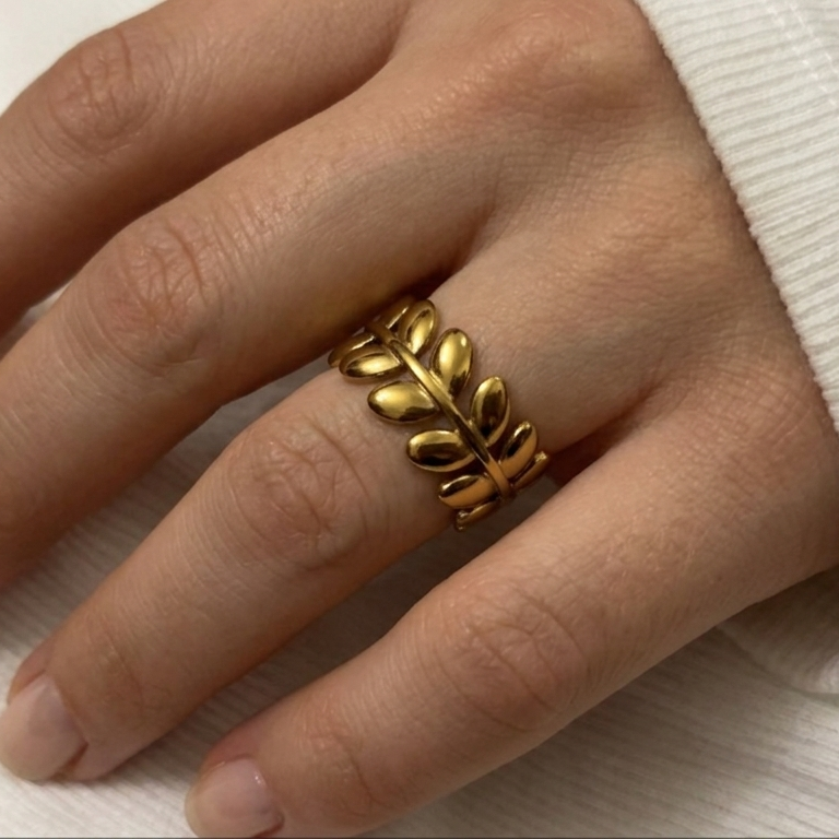 Adjustable antitarnish gold leaf ring