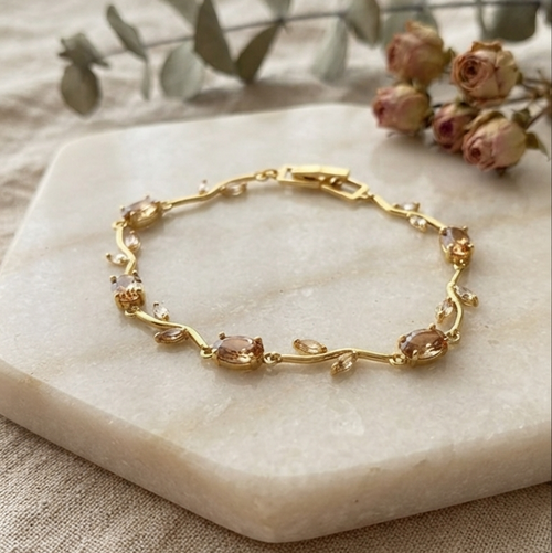 Tulip antitarnish gold bracelet with peach gemstone accents